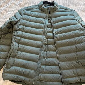 Men’s Lululemon Navigation Down Jacket in Smoked Spruce Green in size Medium